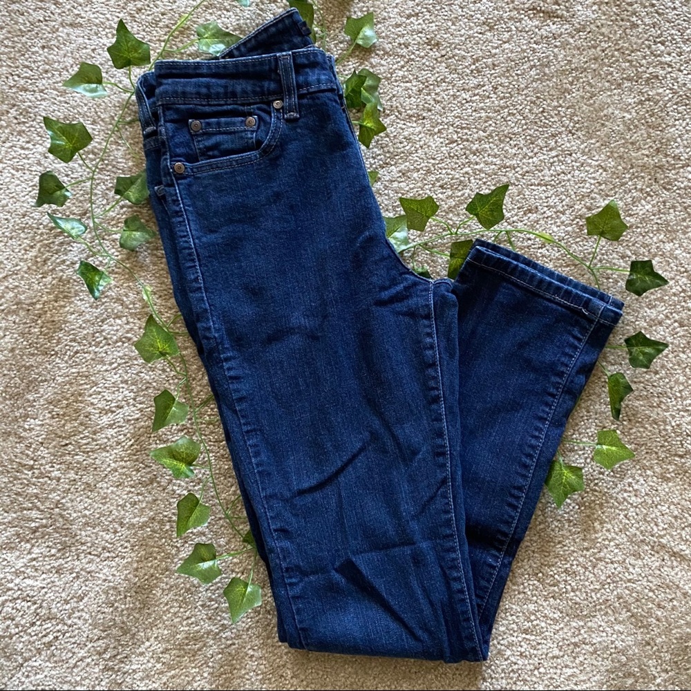Mid-Rise Skinny Levi’s